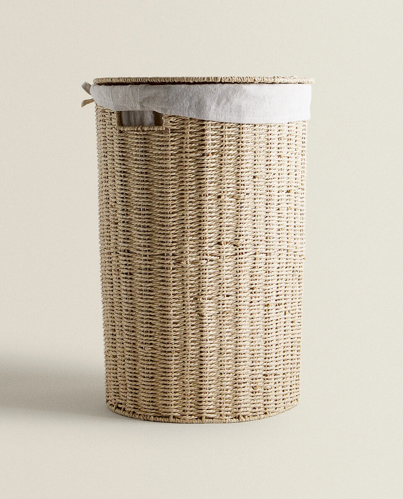 Fabric lined laundry hamper basket