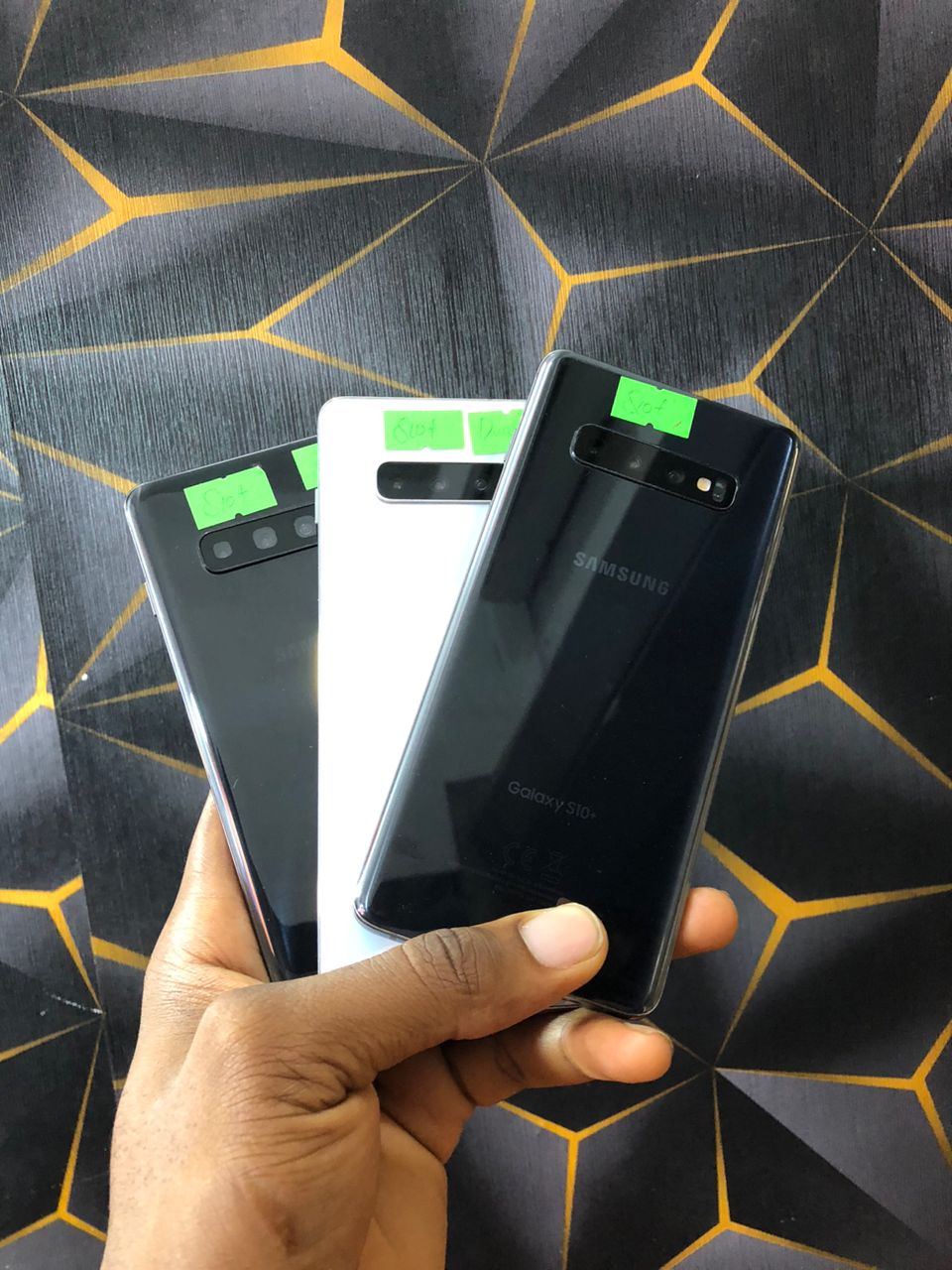 Samsung Galaxy S10 Plus 6.4-Inch AMOLED (8GB,128GB ROM)