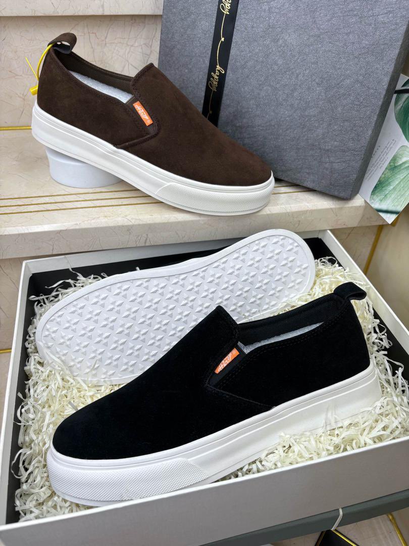 Nice Quality Sneakers 